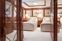 ST-DAVID yacht charter: Two larger convertible guest suites - twin set up