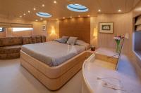 GLAROS yacht charter: VIP cabin I