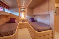 GLAROS yacht charter: Twin cabin