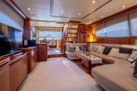 GORGEOUS yacht charter: Salon area