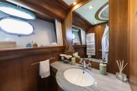 GORGEOUS yacht charter: En-suite facilities