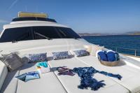 GORGEOUS yacht charter: Bow