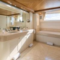 VIANNE yacht charter: Master Ensuite Bathroom