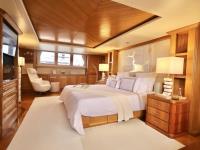 VIANNE yacht charter: Master Cabin
