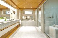 VIANNE yacht charter: Master Bathroom