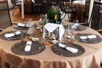 QUEEN-ELEGANZA yacht charter: Lunch table