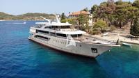 QUEEN-ELEGANZA yacht charter: Queen Eleganza