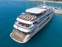 QUEEN-ELEGANZA yacht charter: Aft view