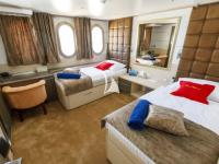 QUEEN-ELEGANZA yacht charter: Large Twin large portholes