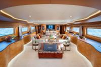 MOBIUS yacht charter: Salon