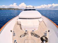 MOBIUS yacht charter: Bow