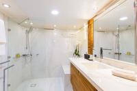 AQUARELLA yacht charter: Master en-suite facilities