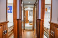 PAPA-JOE yacht charter: Corridor to cabins