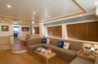RIVIERA yacht charter: Saloon