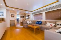 RIVIERA yacht charter: Lounge area - Salon