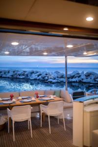 GIA-SENA yacht charter: Aft Dining