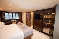 GIA-SENA yacht charter: Master Cabin a