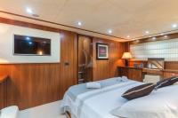 OCTAVIA yacht charter: Master cabin