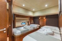 OCTAVIA yacht charter: Twin cabin