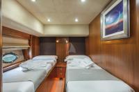 OCTAVIA yacht charter: Twin cabin