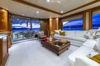 NEW-STAR yacht charter: Saloon 1