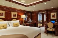 ST-DAVID yacht charter: Full beam VIP cabin
