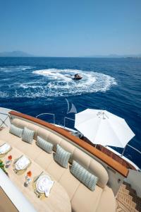 AQUILA yacht charter: Aft deck