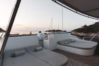 AQUILA yacht charter: Sunpads
