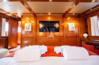 AQUILA yacht charter: Master cabin I main deck