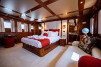 AQUILA yacht charter: Master cabin I main deck