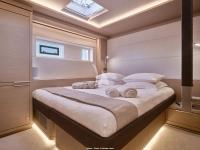 SYLENE yacht charter: Double Cabin convertible into Twins