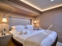 SYLENE yacht charter: Midship Cabin port side