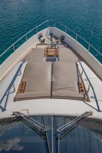 ULISSE yacht charter: Sundeck