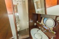 ULISSE yacht charter: VIP Bathroom