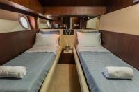 ULISSE yacht charter: Twin suite