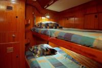 ICHIBAN yacht charter: Portside forward twin cabin