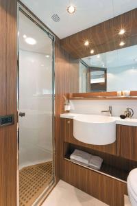 ANYTHING-GOES-IV yacht charter: ANYTHING GOES IV - photo 40