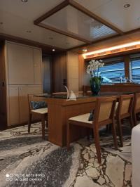 ANYTHING-GOES-IV yacht charter: Salon table detail