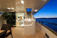 KEROS-ISLAND yacht charter: Entrace to Saloon