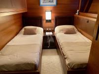 ECLAT yacht charter: Twin cabin