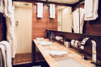 ECLAT yacht charter: Bathroom