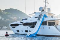 FLEUR yacht charter: Slide