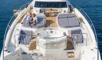 FLEUR yacht charter: Foredeck Seating & Jacuzzi