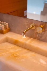 LUISA yacht charter: MY LUISA - MASTER BATHROOM
