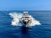 ARMONEE yacht charter: Cruising