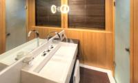 DONE-D yacht charter: VIP cabin bathroom
