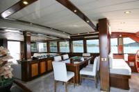 CANEREN yacht charter: Living Room