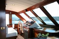 CANEREN yacht charter: Helm