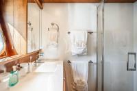 LADY-EMMA yacht charter: Guest double ensuite