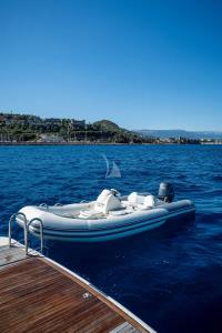 LADY-EMMA yacht charter: Tender